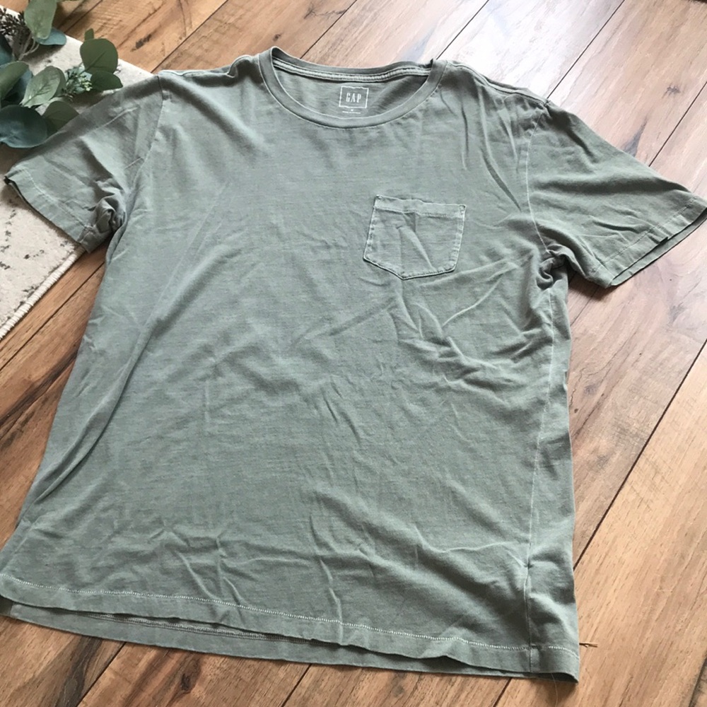 GAP T-Shirt